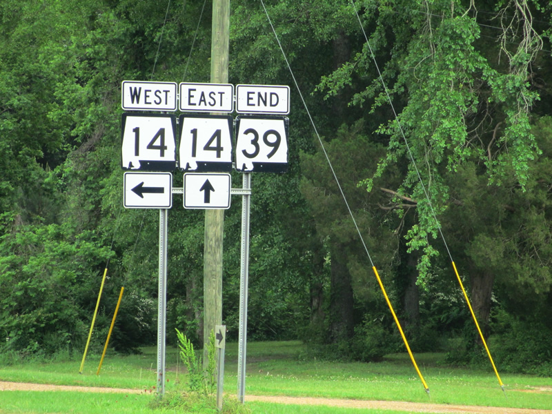 Northern terminus of Alabama 39 at Alabama 14 in Clinton.