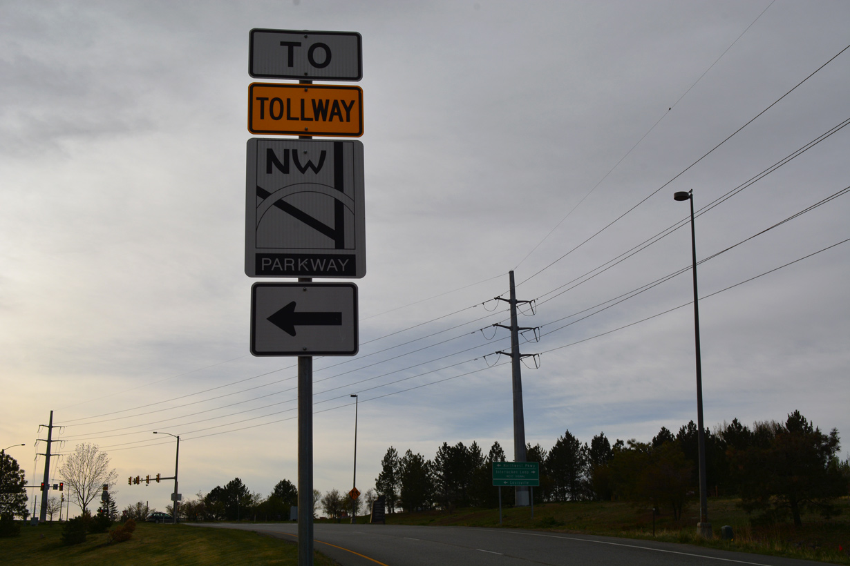 Northwest Parkway trailblazer posted along the exit ramp linking U.S. 36 east with Interlocken Loop in Broomfield.