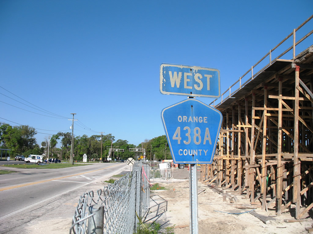 What was the only Orange County 438A pentagon posted along the short route through Eatonville and unincorporated Orange County. Unfortunately the construction depicted claimed the shield a few months after this  Photo taken by Alex Nitzman (03/21/08).