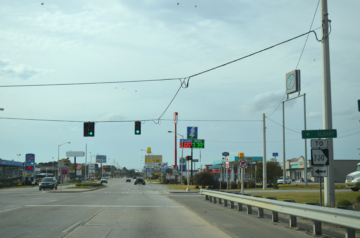 Trailblazer for Georgia 300 along U.S. 280 & GA 30 west and GA 90 north at Interstate 75 in Cordele.