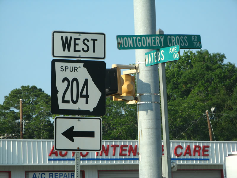 Northbound Georgia 204 Spur at intersection of Waters Avenue and Montgomery Cross Road in Savannah.