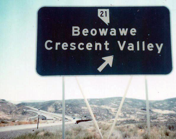 Pre-1982-renumbering guide sign.