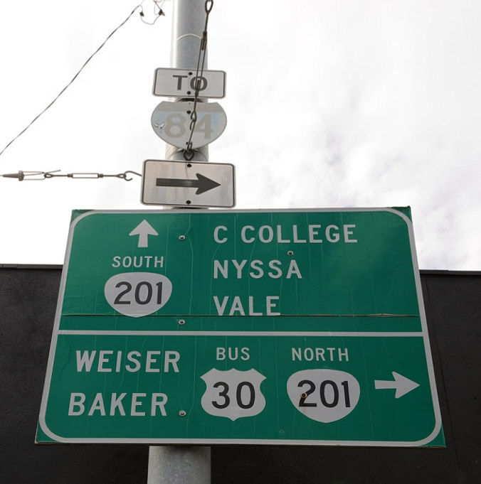 Business U.S. 30 in Ontario at Oregon 201 (noted faded Interstate 84 shield).