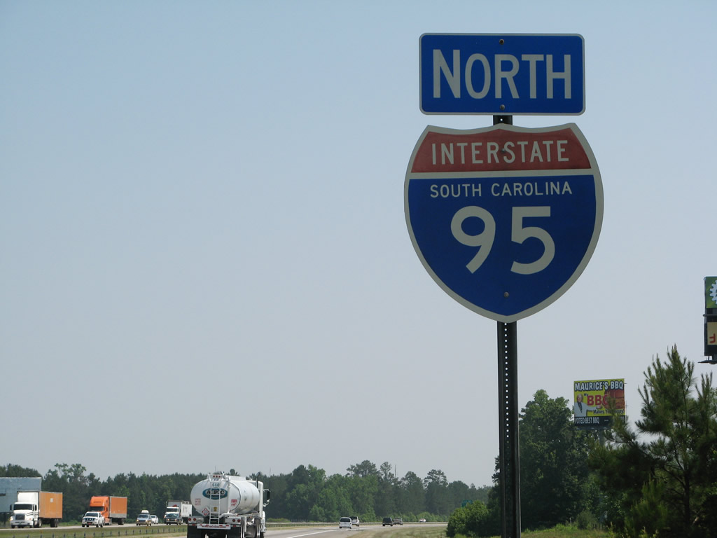 Rare 1972 specification Interstate 95 north shield after Exit 90 (Junction U.S. 176) and before Exit 93, Junction U.S. 15. First