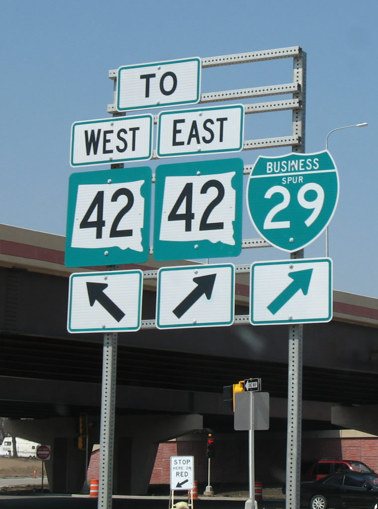 Descending from Interstate 29 north to Business Spur Interstate 29 east and South Dakota 42 (12th Street).